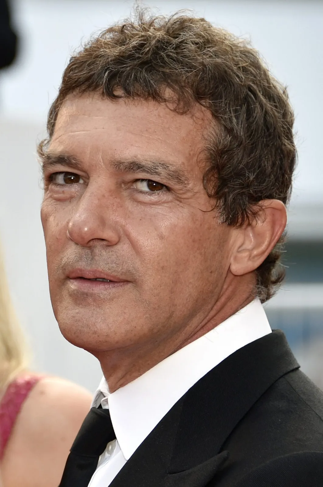 7785097-antonio-banderas.jpg