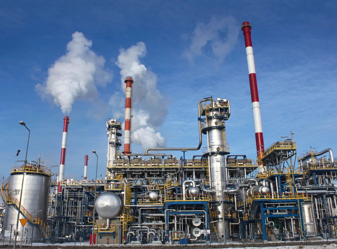 Lasy, kopalnie, rafinerie. Branże, w których zarabia się najwięcej