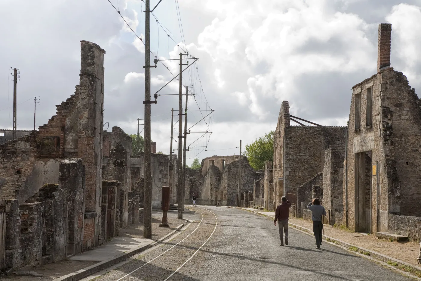 7868884-oradour-sur-glane.jpg