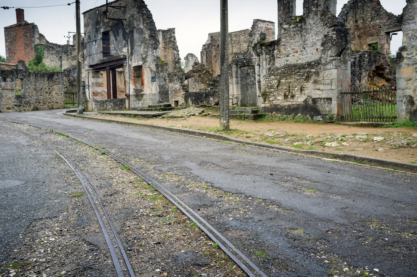 7869184-oradour-sur-glane.jpg