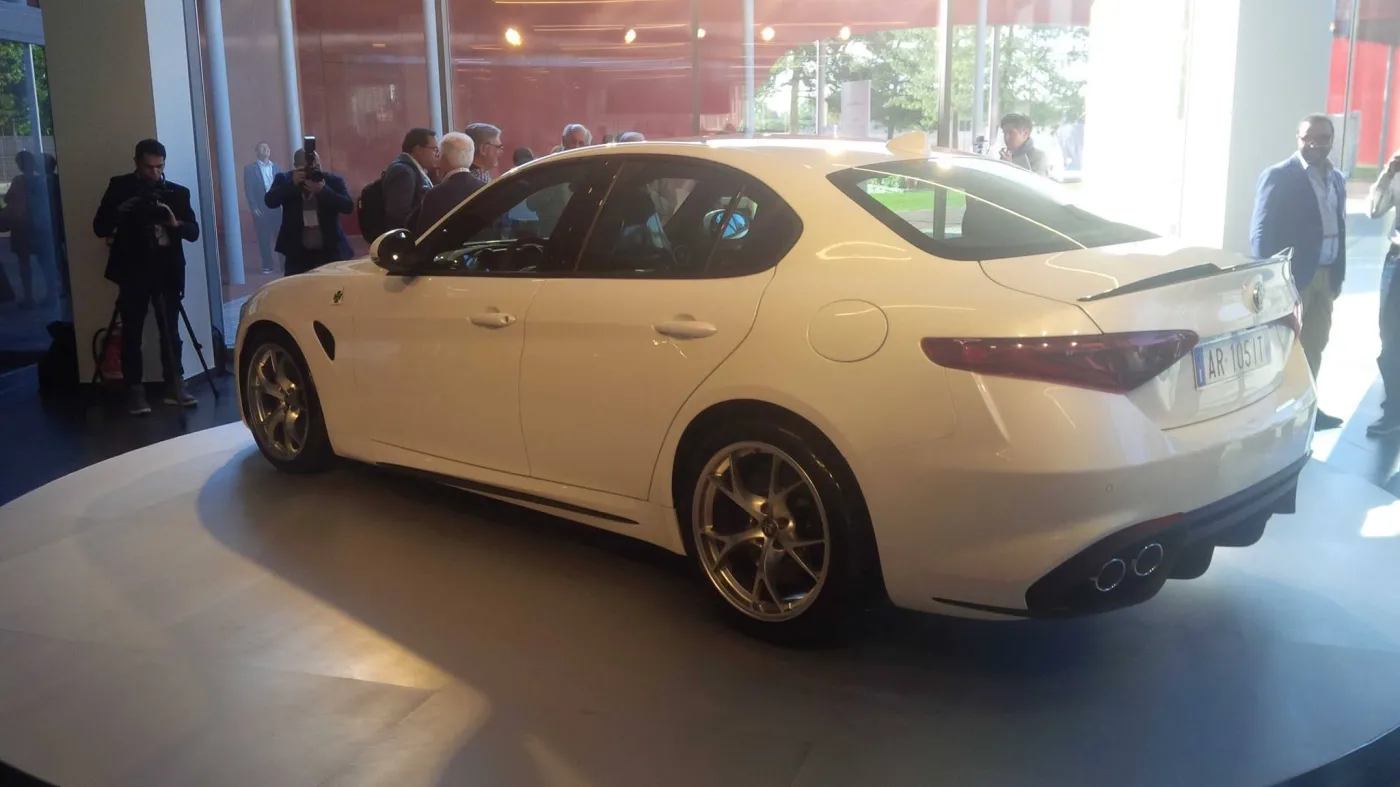 7909877-alfa-romeo-giulia.jpg