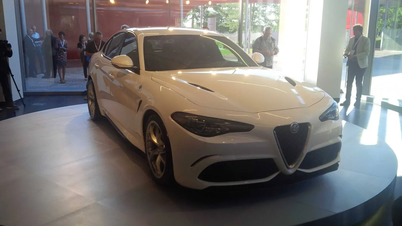 7909997-alfa-romeo-giulia.jpg