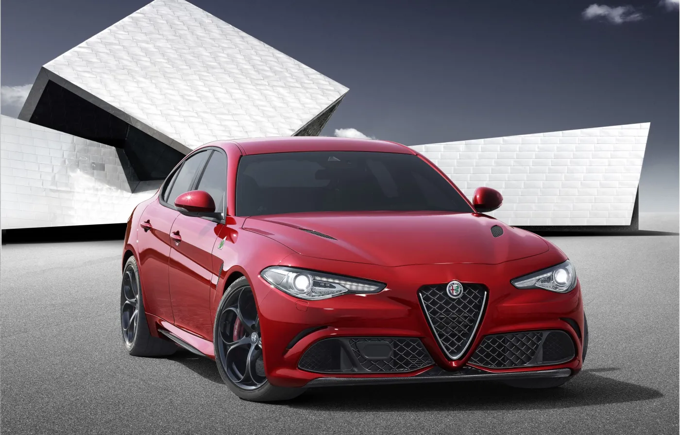 7910237-alfa-romeo-giulia.jpg