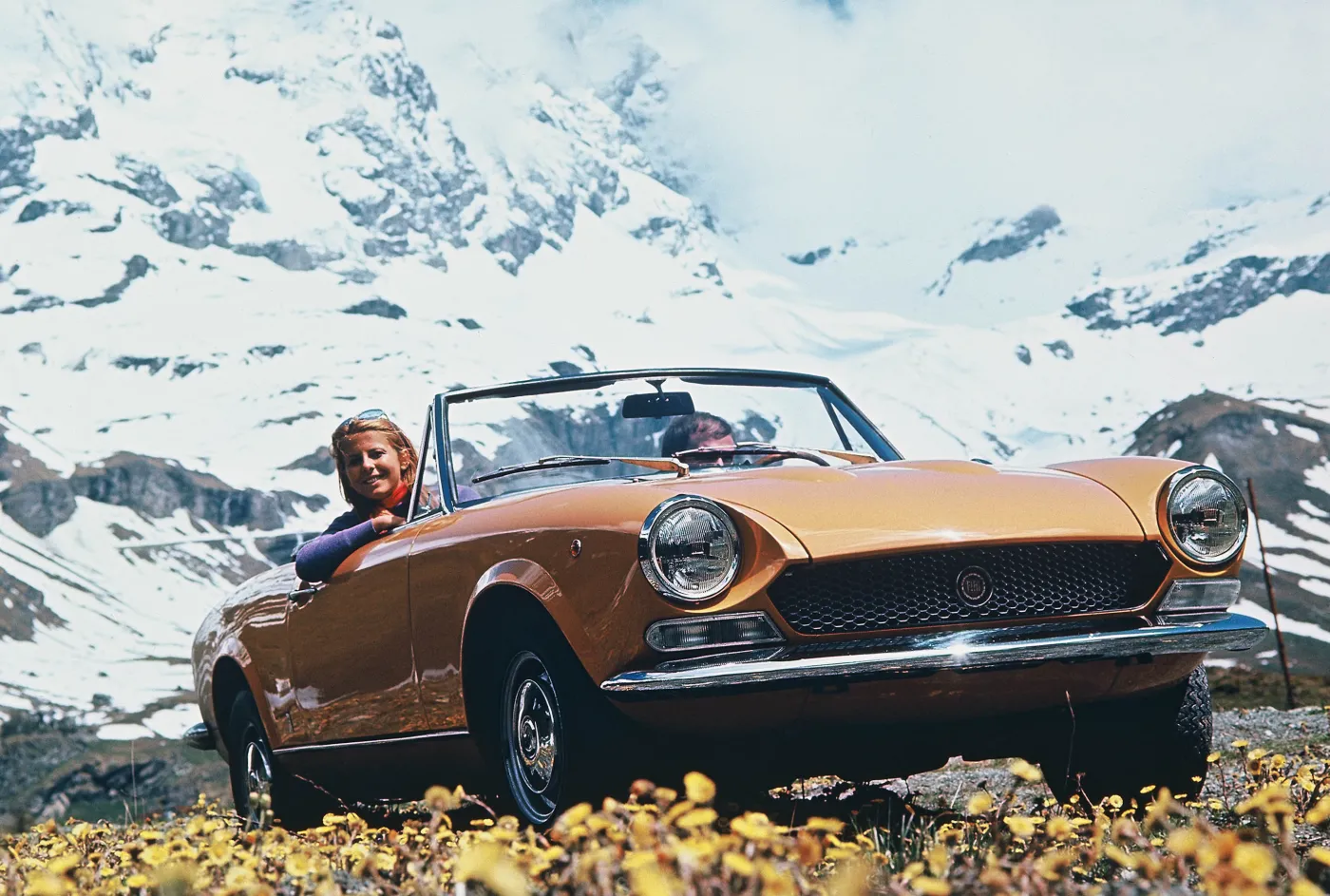 8436200-fiat-124-spider.jpg