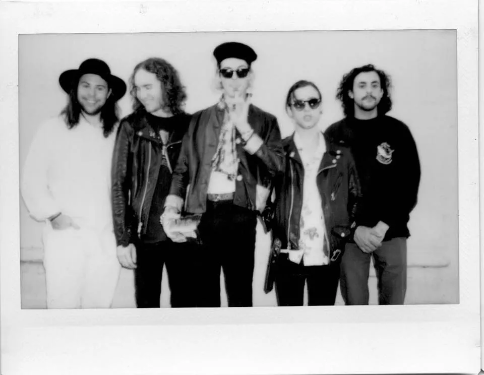 8579597-the-neighbourhood.jpg