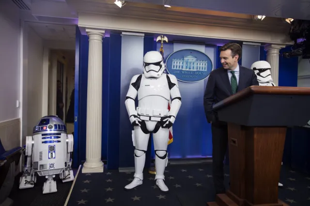 R2-D2 w Białym Domu. Świat oszalał na punkcie "Gwiezdnych wojen" [NAJLEPSZE ZDJĘCIA]
