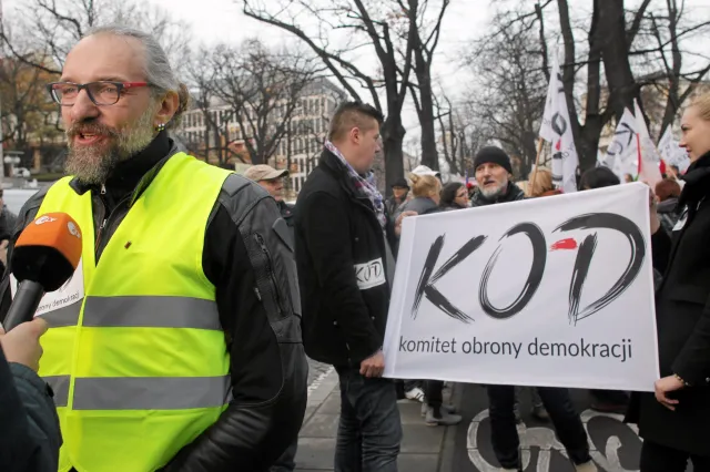 Manifestacje Komitetu Obrony Demokracji. Na ulice wyszli ludzie w 20 miastach Polski