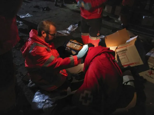 Prezydent Czech o "inwazji uchodźców": Dlaczego nie biorą za broń?