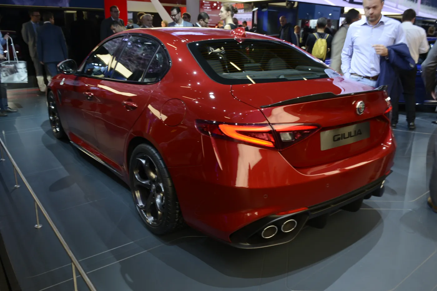 8210961-alfa-romeo-giulia.jpg