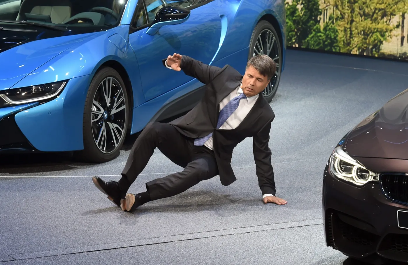 Szef BMW miał wypadek na oczach publiczności. Trafił do szpitala. Powód?