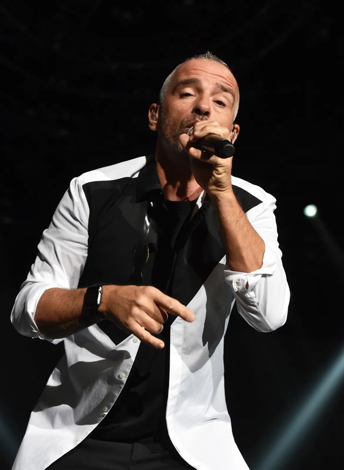 8266328-eros-ramazzotti.jpg