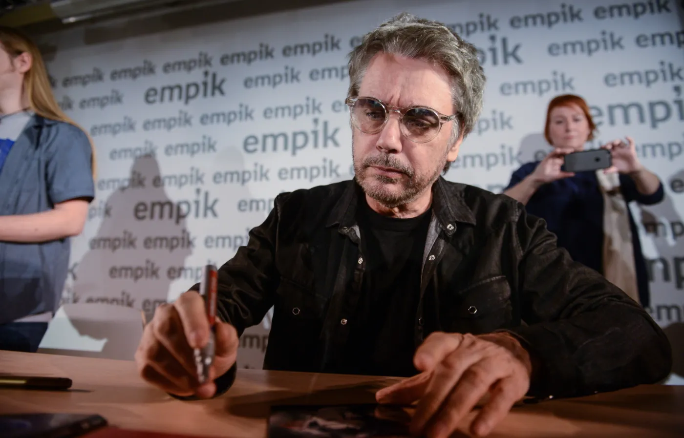 8348502-jean-michel-jarre.jpg