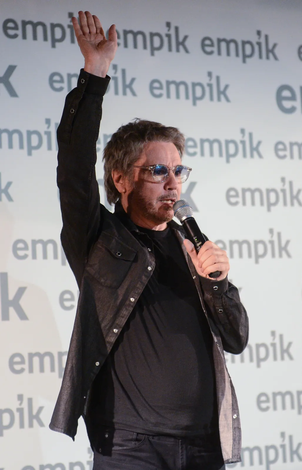 8348278-jean-michel-jarre.jpg