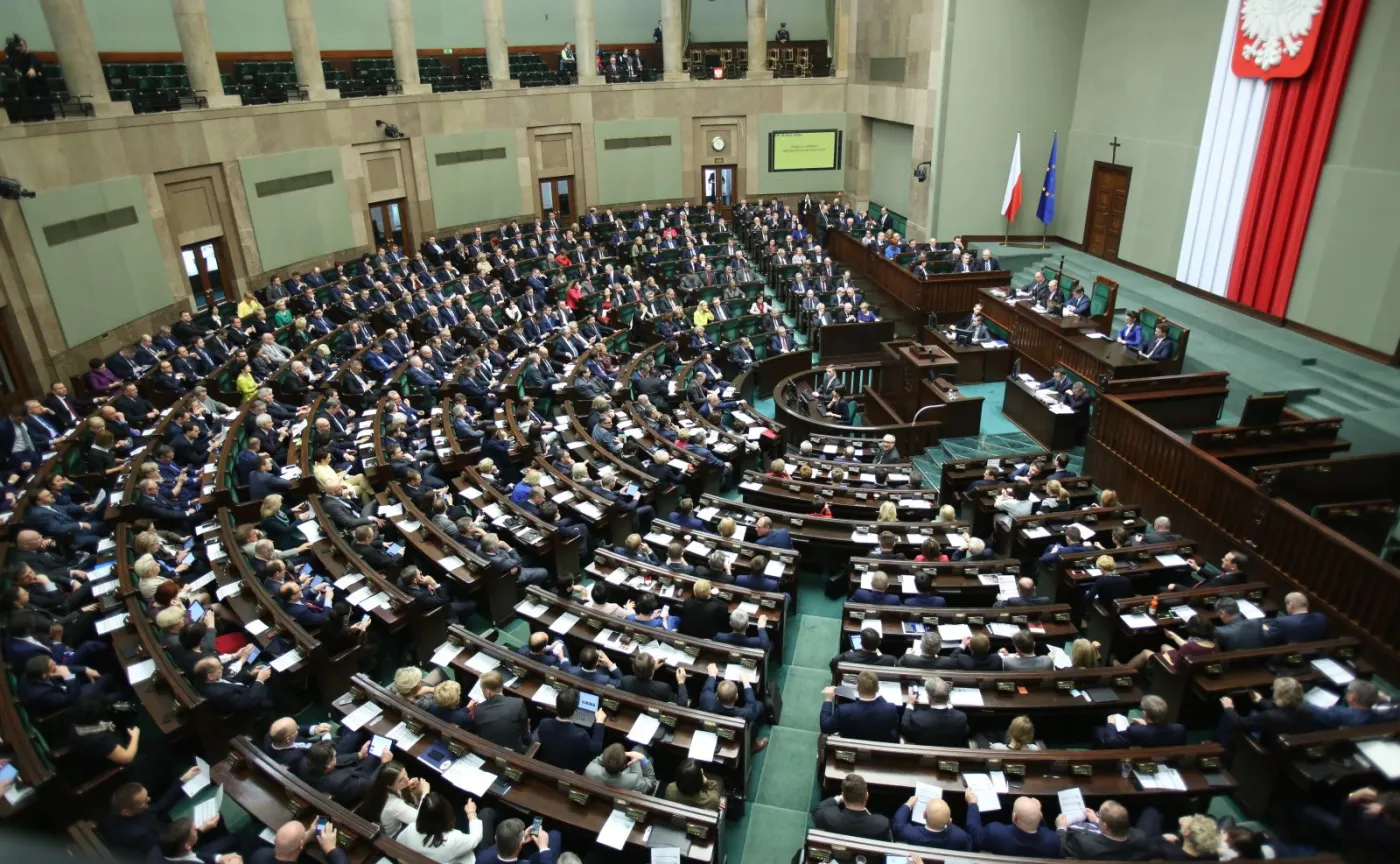 Nowoczesna: Nie ma klimatu do zmiany konstytucji