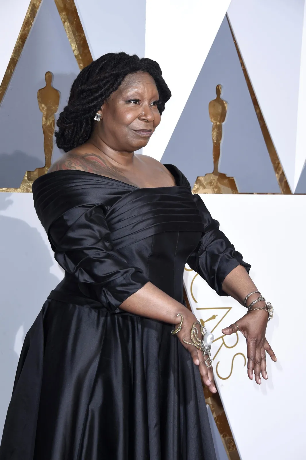 8785772-whoopi-goldberg.jpg