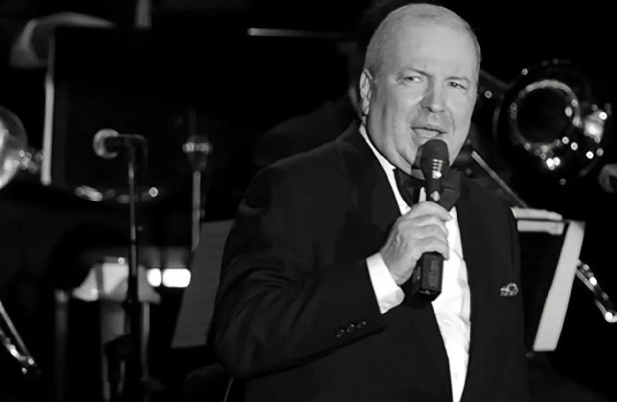 8846546-frank-sinatra-jr.jpg