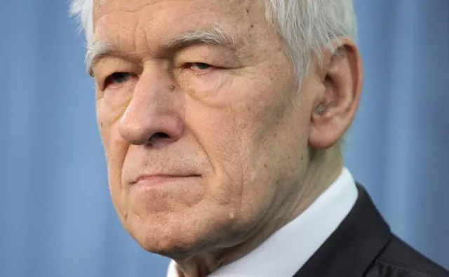 Morawiecki apeluje do Wałęsy. Chciałby ustawy abolicyjnej dla esbeków