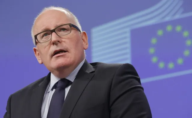Timmermans o Polsce: "Nie" dla dwóch systemów prawnych w państwie należącym do UE