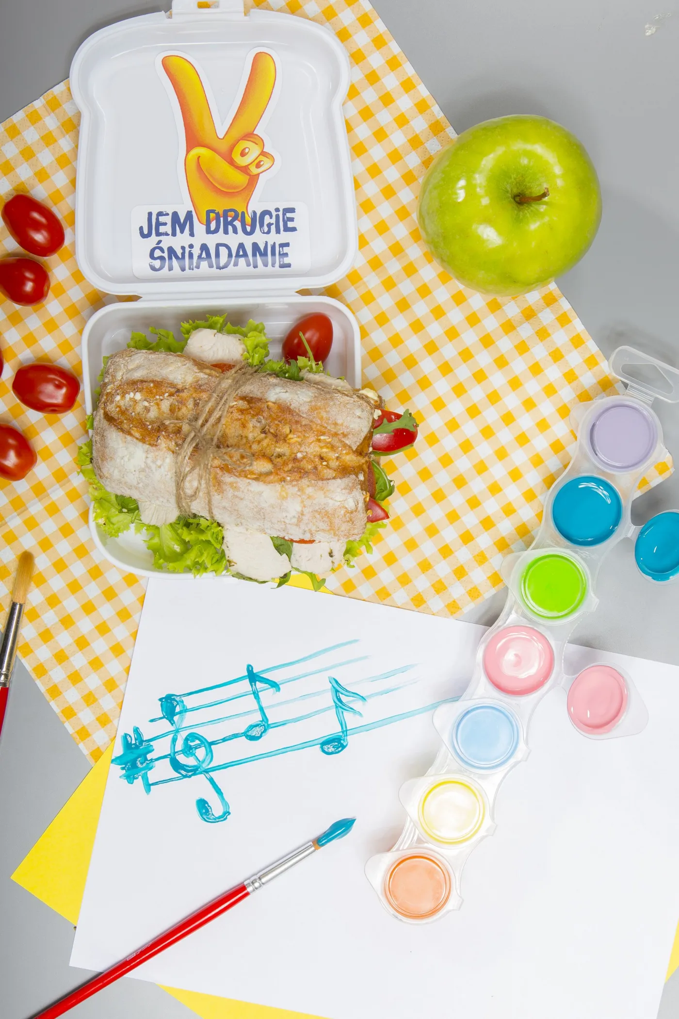 8918598-drugie-sniadanie.jpg