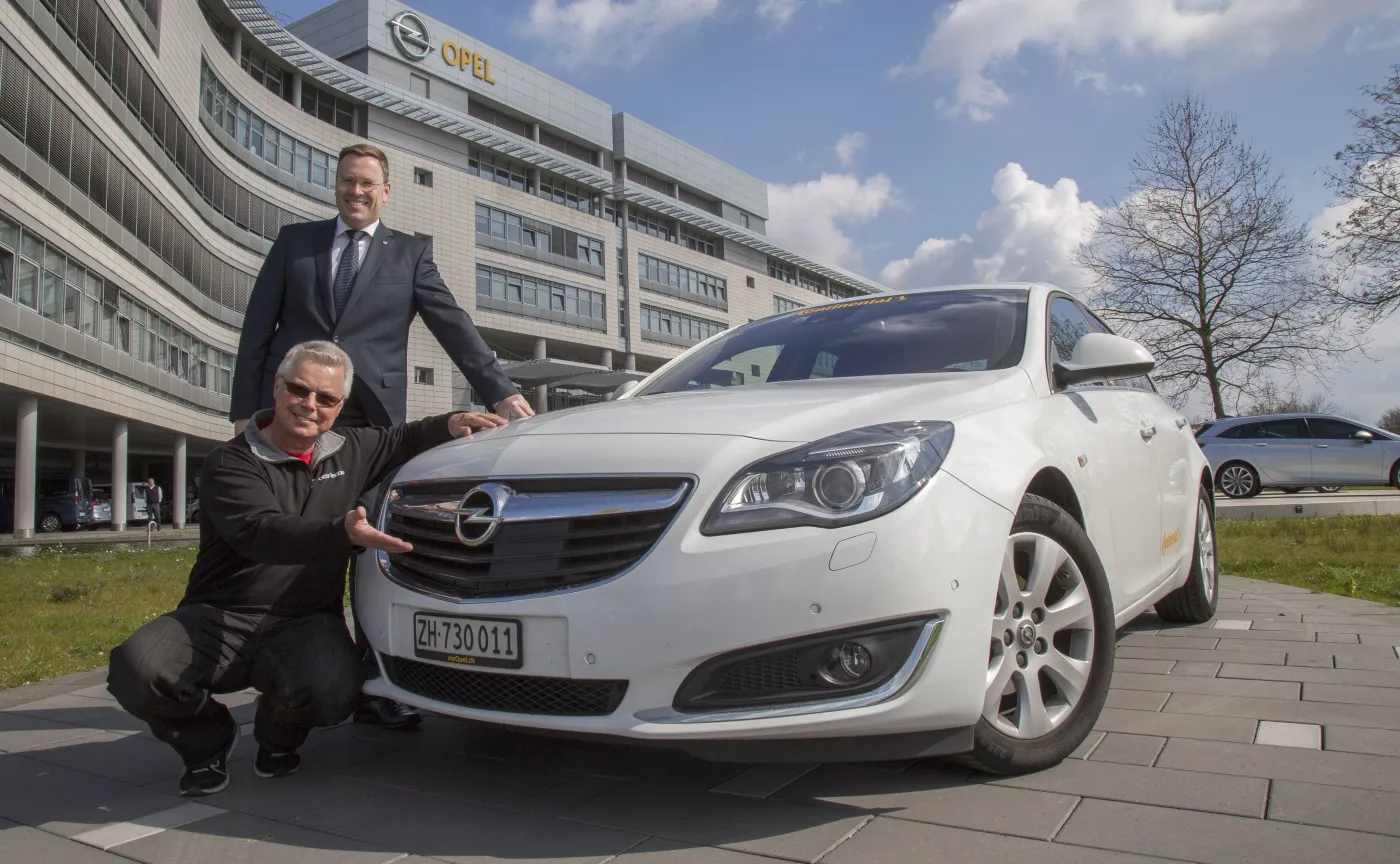 8933772-opel-insignia-1.jpg