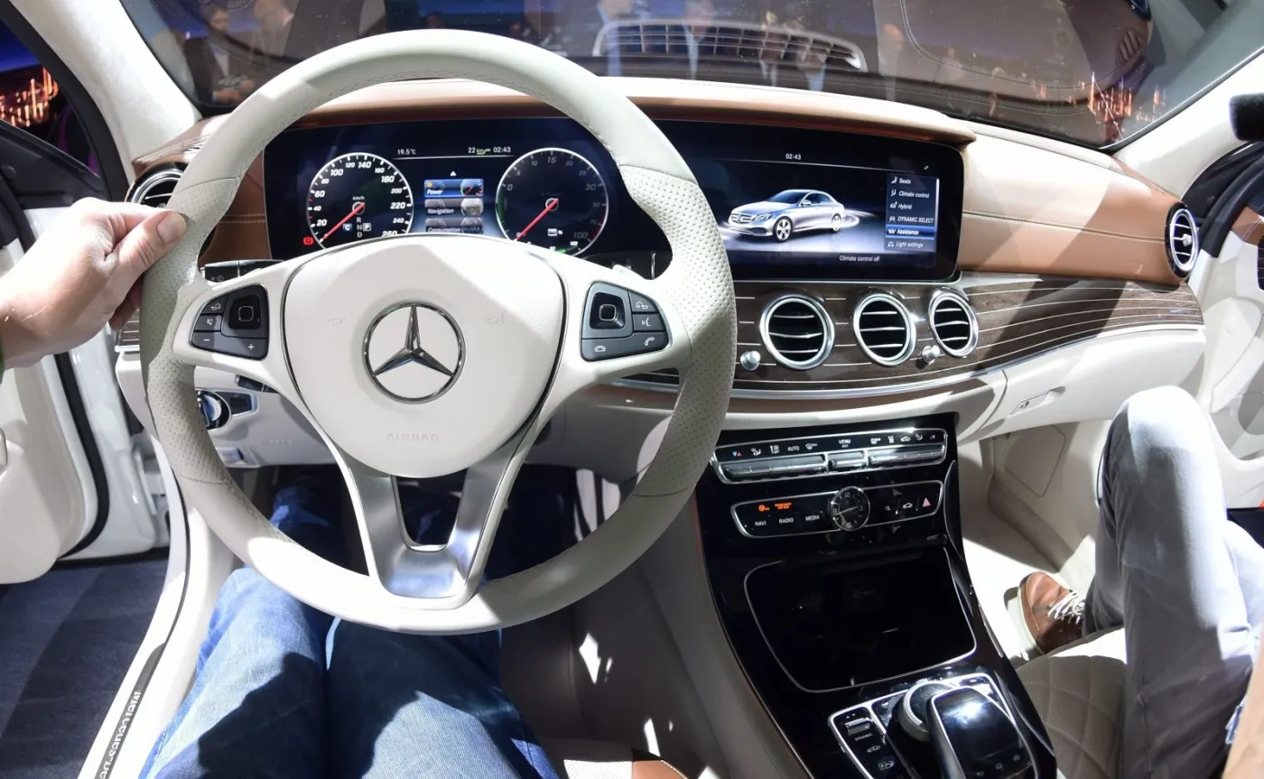 Koniec z okularami? 2,1 l na 100 km? Nowy mercedes klasy E ujawniony. ZDJĘCIA