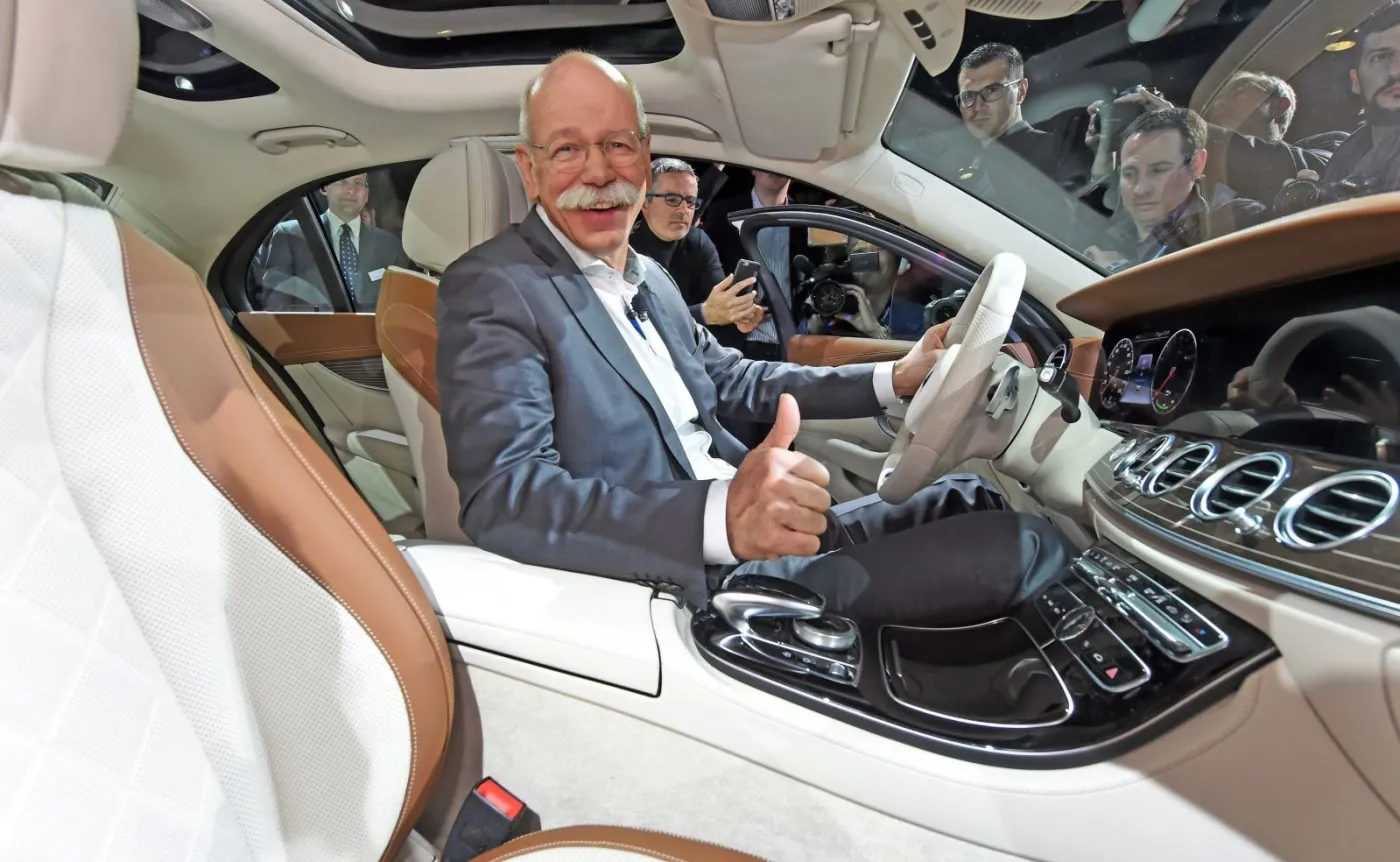 8622563-mercedes-klasy-e.jpg