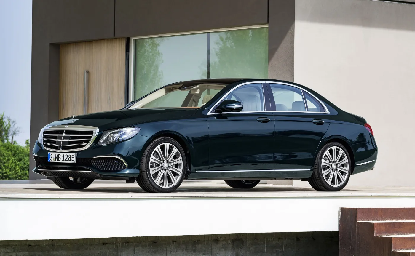 8622627-mercedes-klasy-e.jpg