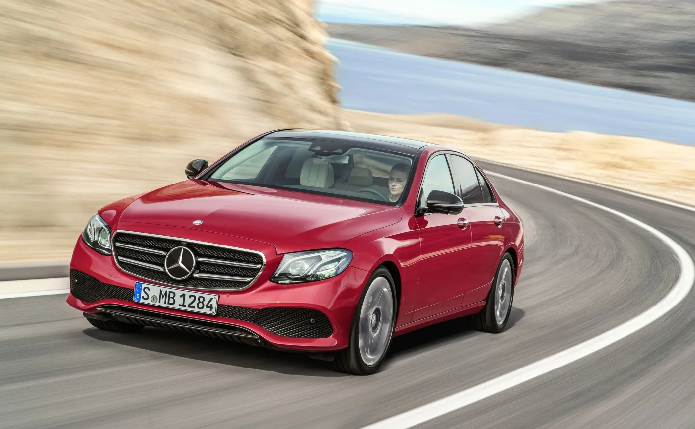 8622755-mercedes-klasy-e.jpg