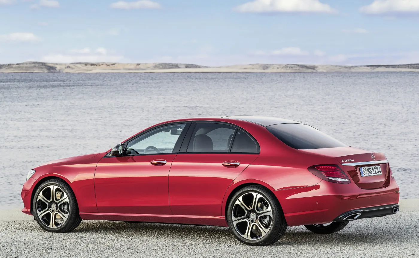 8622819-mercedes-klasy-e.jpg