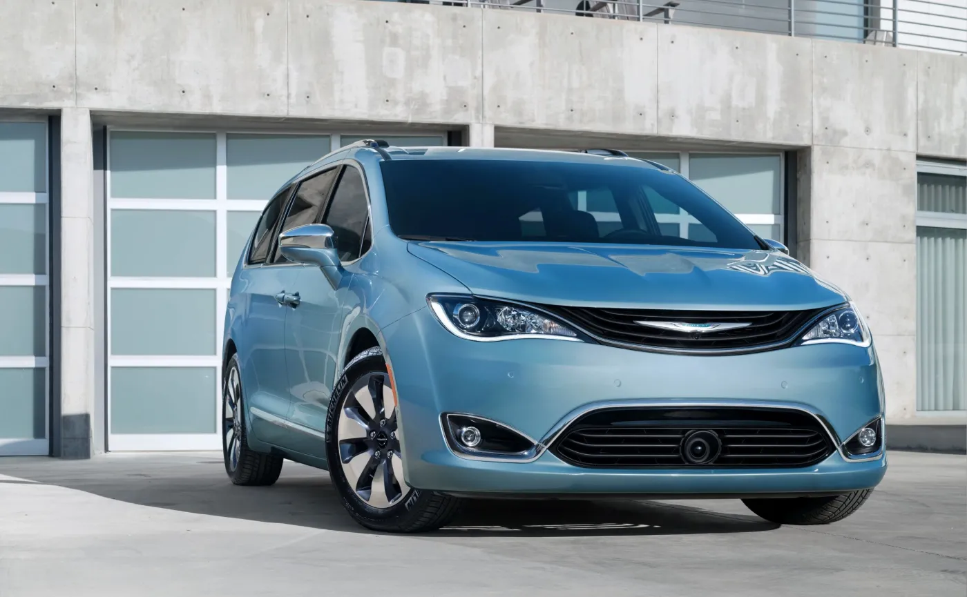 8623602-chrysler-pacifica.jpg