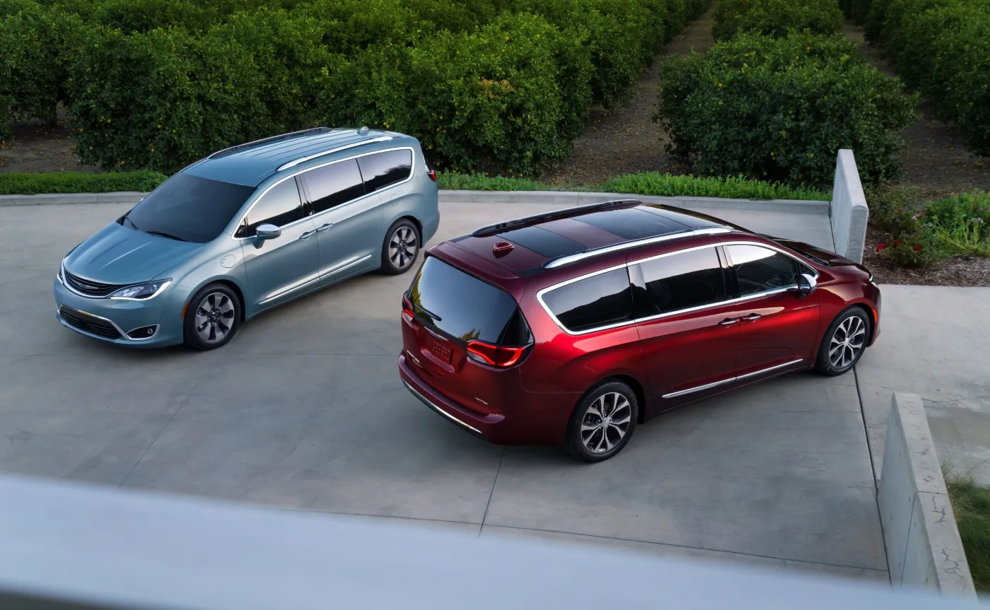 8623723-chrysler-pacifica.jpg