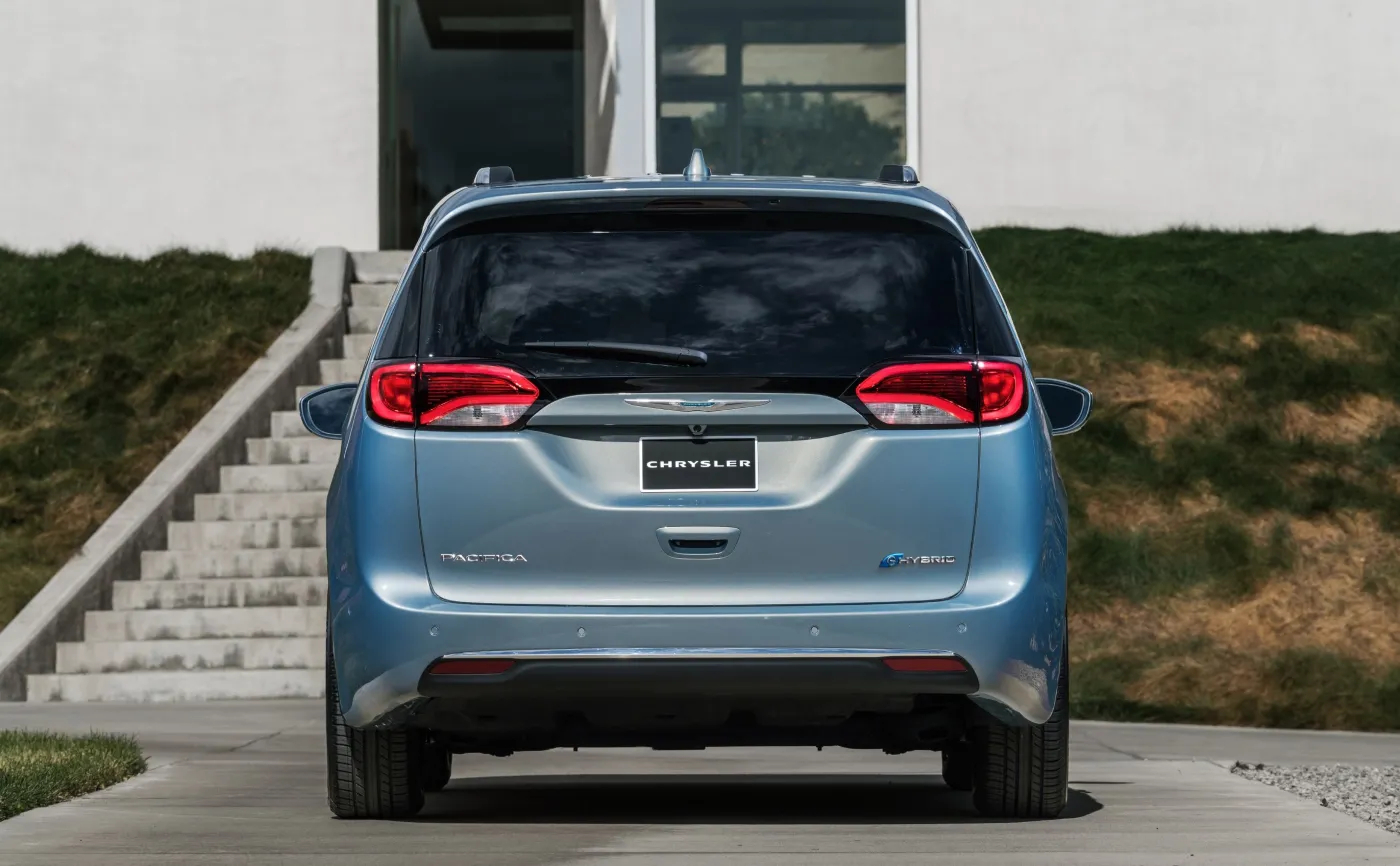 8623787-chrysler-pacifica.jpg