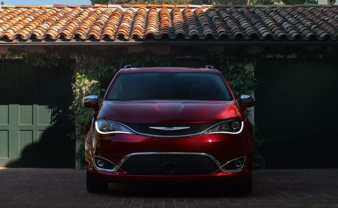 8623819-chrysler-pacifica.jpg