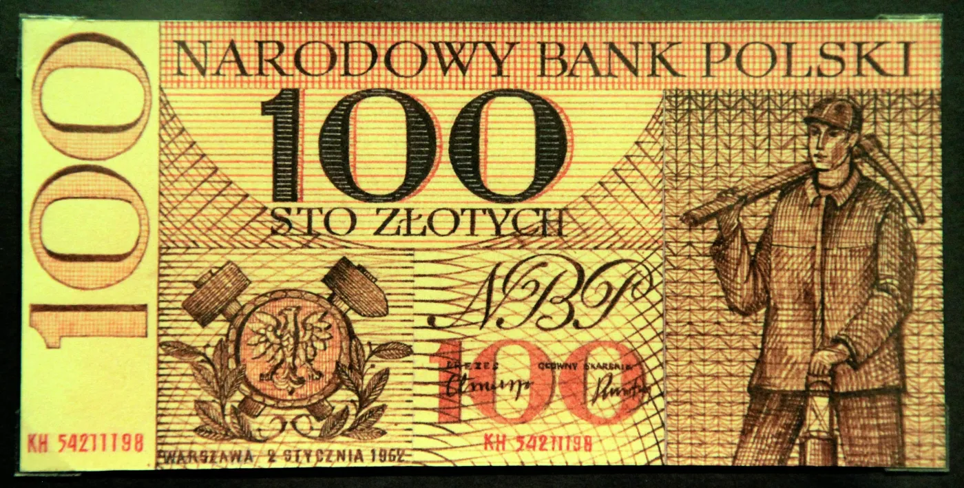 8658234-banknoty-polskie.jpg