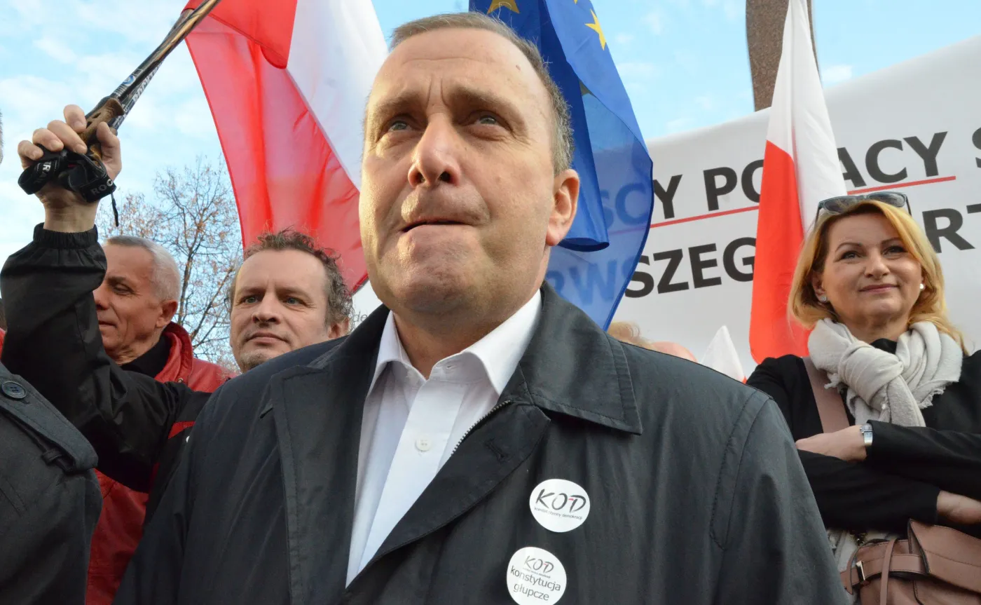 Poseł PiS uderza w Schetynę: Takie oświadczenia mogą szkodzić Polsce
