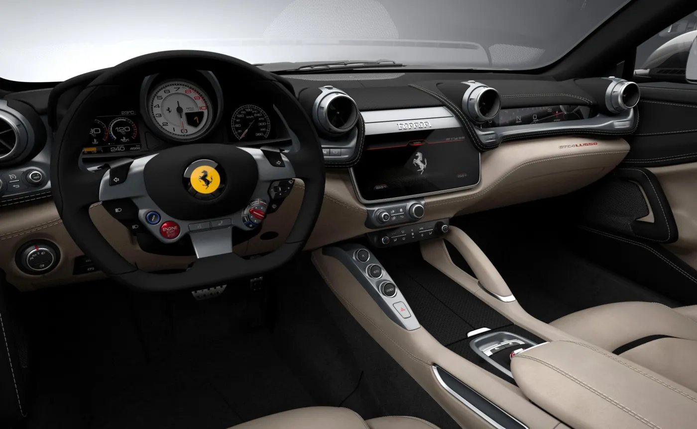 8715758-ferrari-gtc4lusso.jpg
