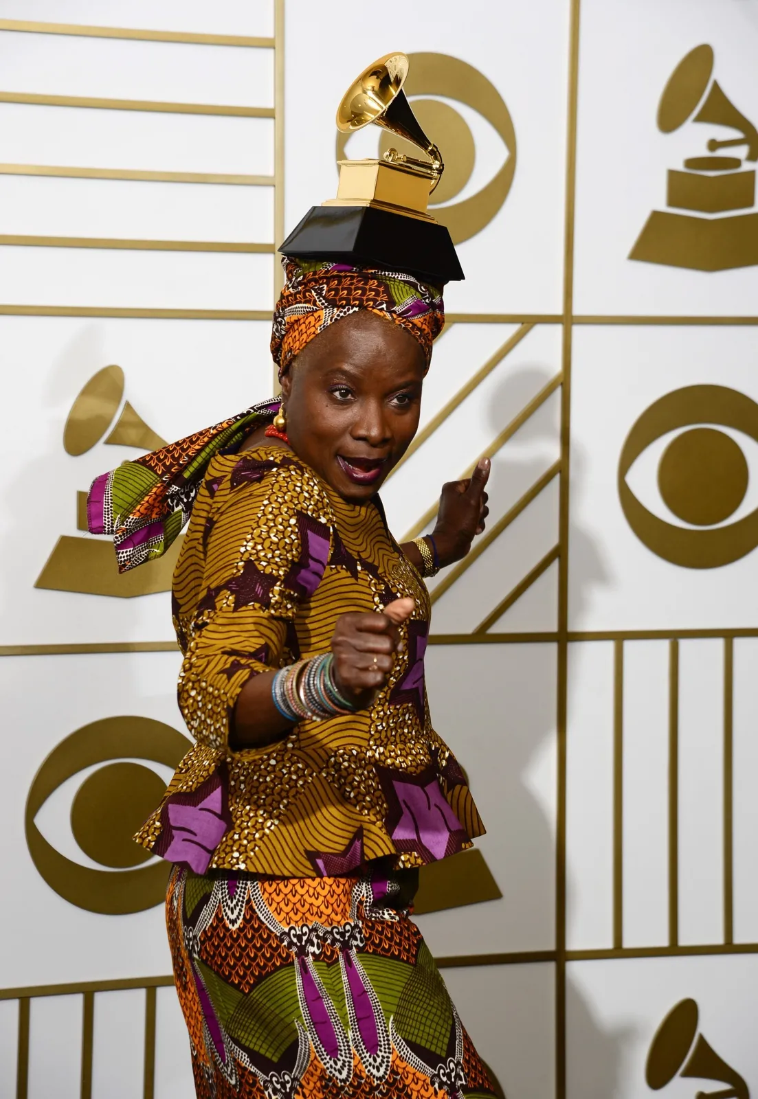 8742858-angelique-kidjo.jpg