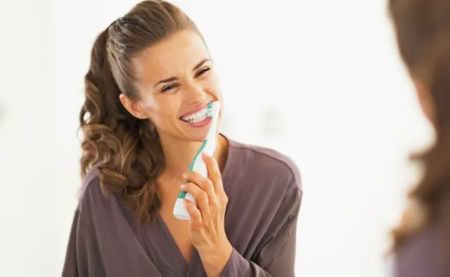 Praca to dobre miejsce do… mycia zębów