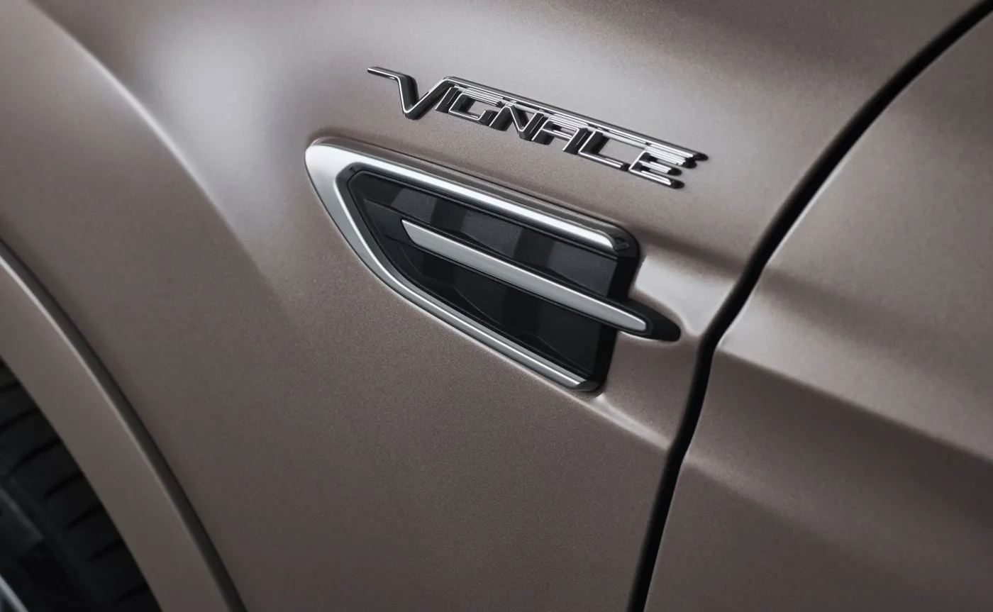 Ford kuga vignale. Nowy SUV luksusowy jak Mercedes rozumie język polski [PIERWSZE ZDJĘCIA]