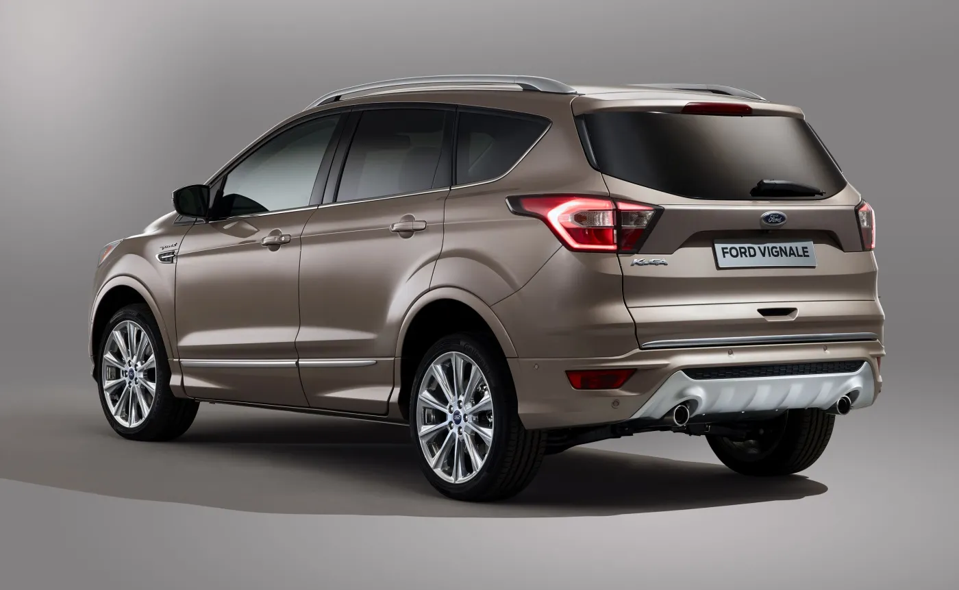 9262049-ford-kuga-vignale.jpg