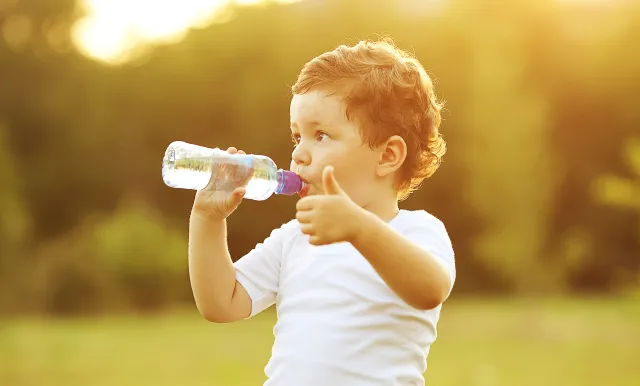 Pić czy nie pić... Woda utrudnia trawienie?