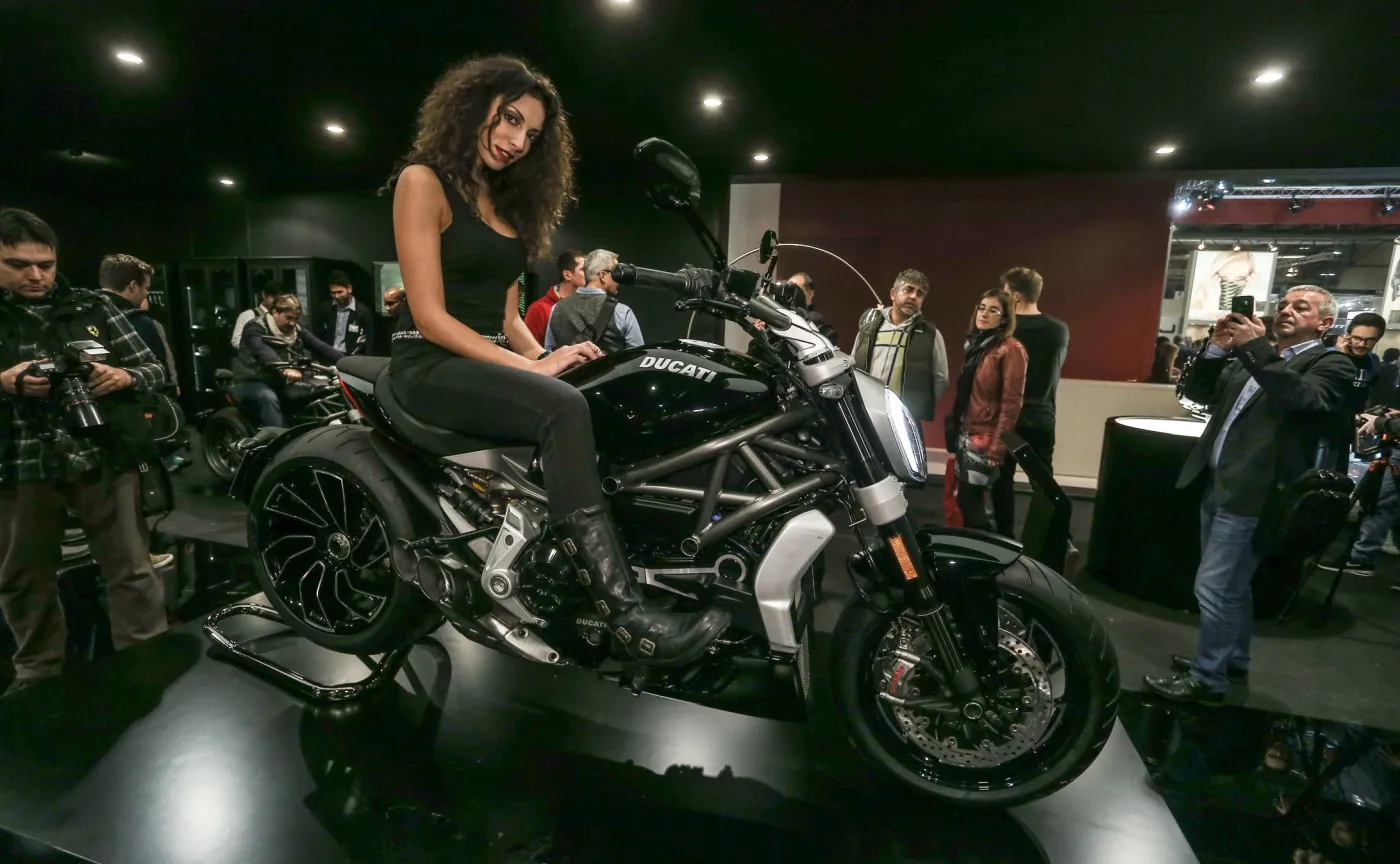 9304462-ducati-xdiavel-s.jpg