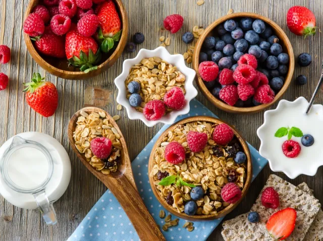 Kaloryczne smaki lata: które owoce pomagają, a które przeszkadzają w odchudzaniu