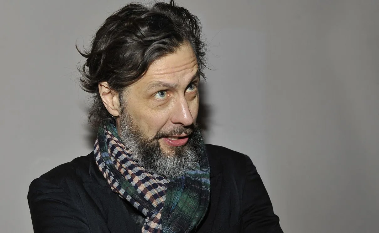 Szymon Majewski wyjaśnia, dlaczego nie przyjmie propozycji pracy w TVP: Chcę ludzi bawić, a nie prezesów