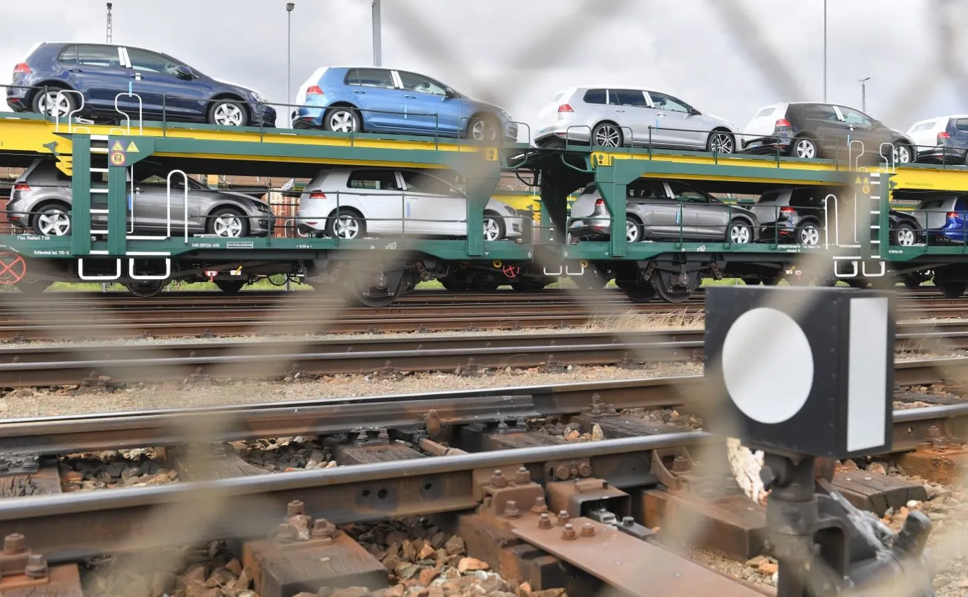 Volkswagen wstrzymał produkcję w sześciu fabrykach. Tylko w jednej straty na 100 mln euro