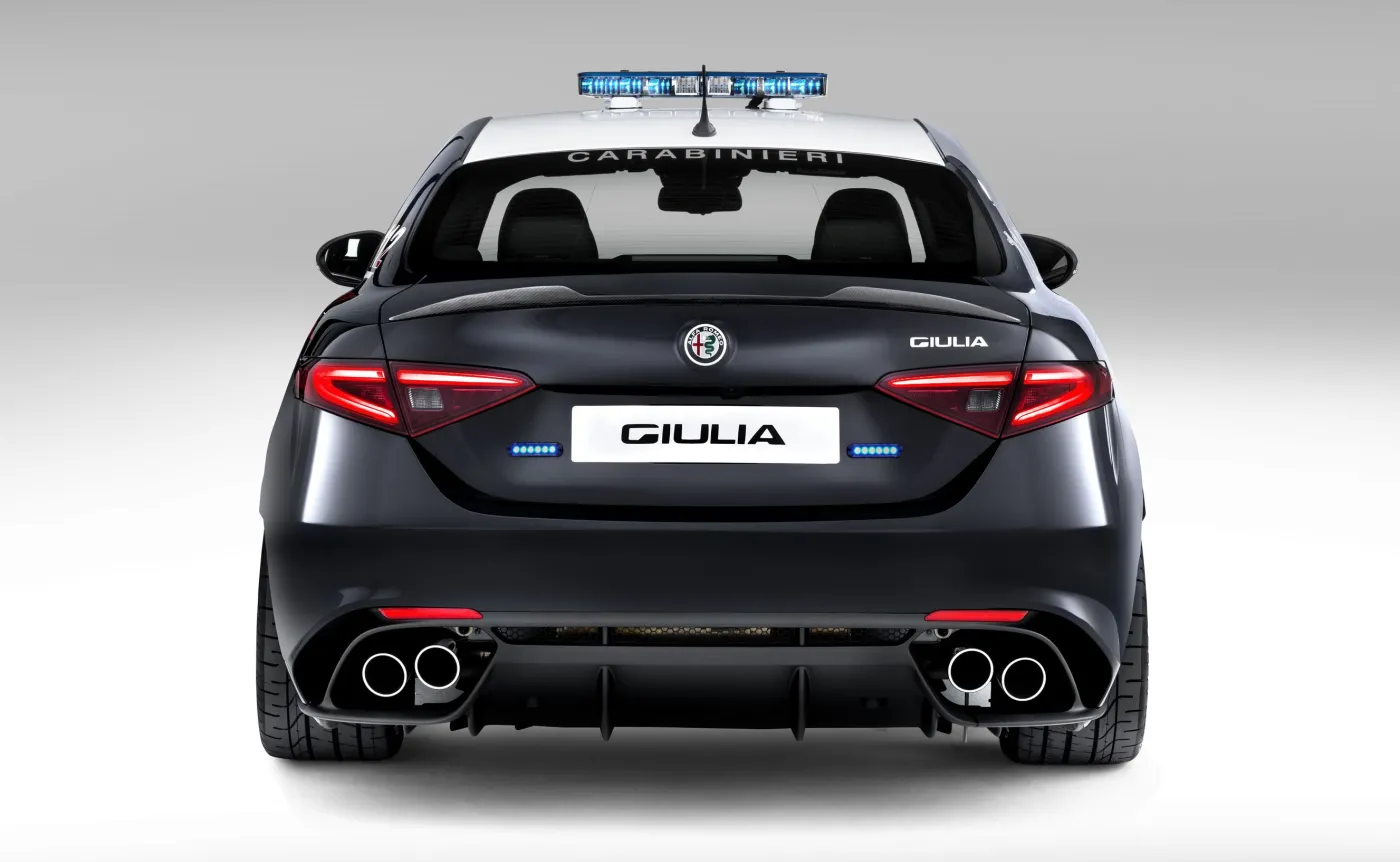 9028142-alfa-romeo-giulia.jpg