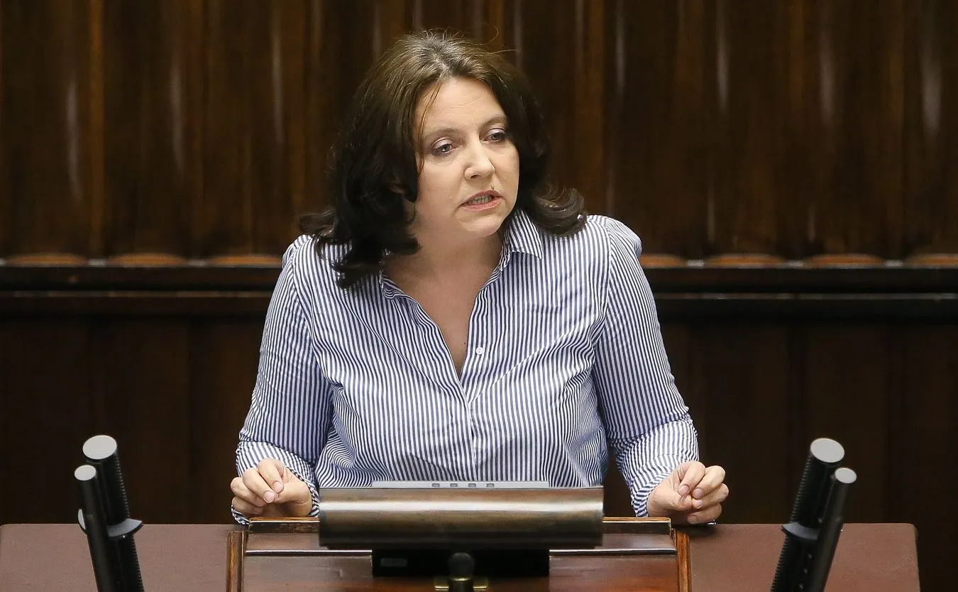 Lichocka: Myślę, że Wołomin i Pruszków siedzą z otwartymi gębami, że można było działać tak jak PO