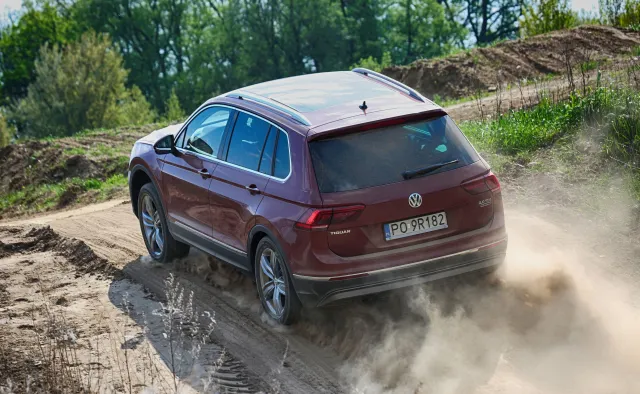 Całkiem nowy volkswagen tiguan w Polsce! Sprawdzamy, jak radzi sobie na drogach i wertepach