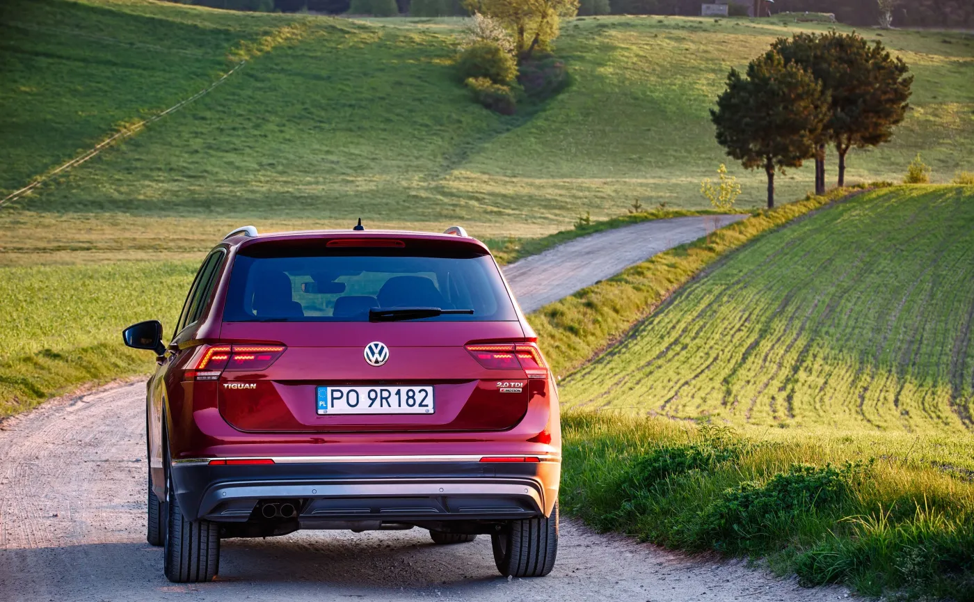 9037922-volkswagen-tiguan.jpg