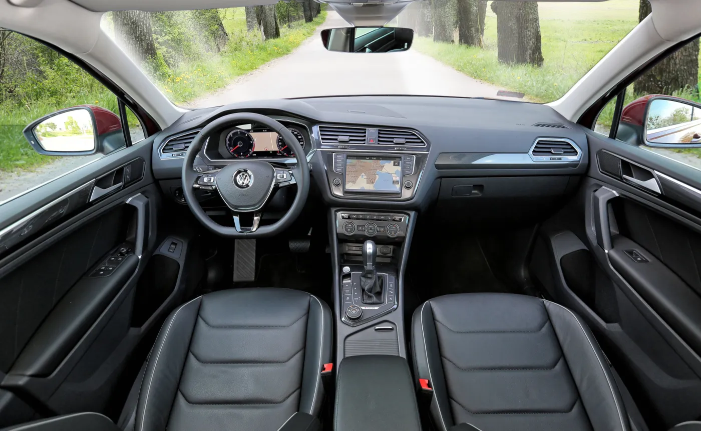 9038082-volkswagen-tiguan.jpg